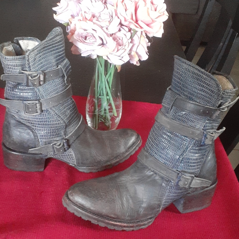 FREEBIRD BY STEVEN  APEX BOOTIES